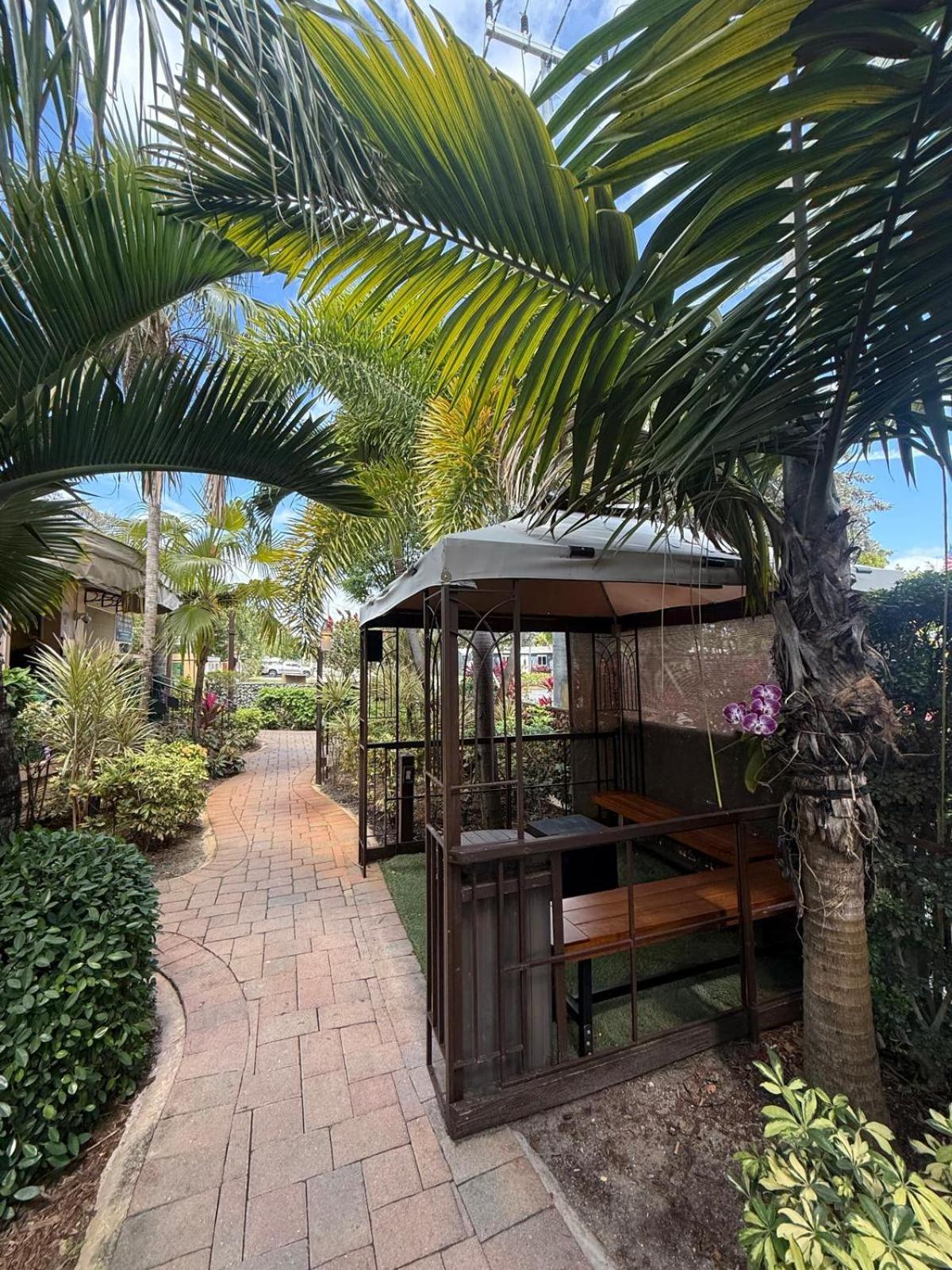 Sheridan Guesthouse Dania Beach Eksteriør billede